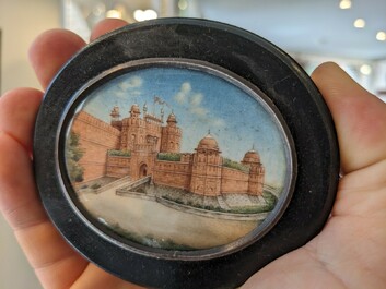 Ecole indienne: Onze miniatures au sujet du Taj Mahal avec les portraits du Shah Jaha et sa femme Mumtaz Mahal, d&eacute;but du 20&egrave;me