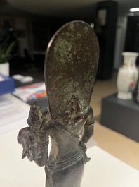 Een Javaanse bronzen sculptuur van de godin Dewi Tara, Majapahit koninkrijk, Indonesi&euml;, wellicht 14e eeuw