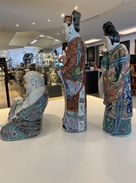 Trois sculptures en porcelaine de Chine famille rose dont un Bouddha, une immortelle et un dieu d'&eacute;toiles, 19/20&egrave;me