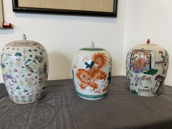 Three Chinese famille rose and verte jars with covers, 19/20th C.