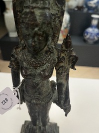 Sculpture de la d&eacute;esse Dewi Tara en bronze, Royaume de Majapahit, Java, Indon&eacute;sie, probablement 14&egrave;me