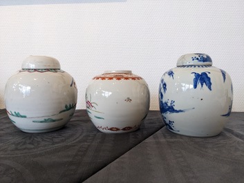 Six vases et un pot couvert en porcelaine de Chine, 19/20&egrave;me