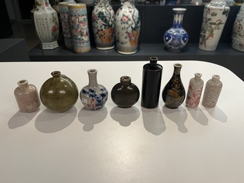 Vijf diverse Chinese snuifflessen en drie miniatuur vaasjes, 19/20e eeuw