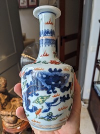 Six various Chinese porcelain vases and a covered jar, 19/20th C.