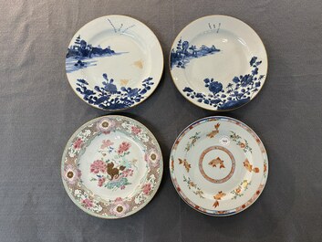 Dix assiettes en porcelaine de Chine famille rose, verte et en bleu et blanc, Kangxi et post&eacute;rieur