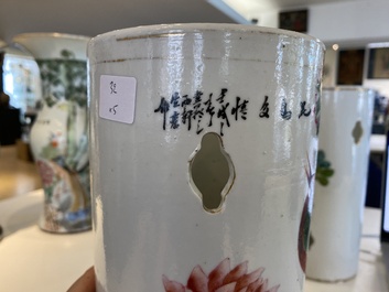 Trois porte-chapeaux et une paire de vases de forme 'gu' en porcelaine de Chine qianjiang cai, 19/20&egrave;me