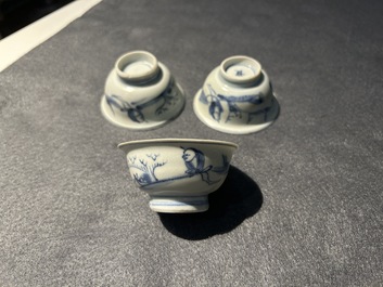 Neuf pi&egrave;ces en porcelaine de Chine en bleu et blanc provenant d'&eacute;paves, Wanli et post&eacute;rieur