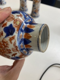 Garniture de cinq vases en porcelaine de Chine de style Imari &agrave; d&eacute;cor de ph&eacute;nix, Kangxi/Yongzheng