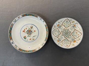 Two Chinese famille verte anhua-decorated dishes, Kangxi