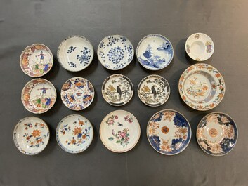 A varied collection of Chinese cups and saucers, 18/19th C.