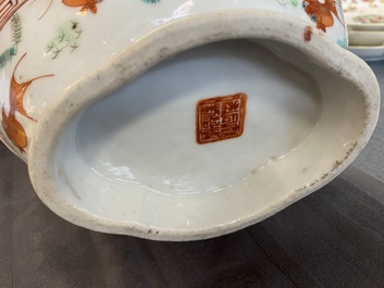 Een diverse collectie Chinees porselein, 19/20e eeuw