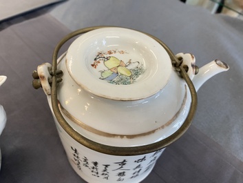 Een Chinese qianjiang cai theepot, gesigneerd Lin Jinshan 林謹善 en gedateerd 1887 en een famille rose theepot, Guangxu merk en periode