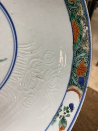 Deux plats en porcelaine de Chine famille verte &agrave; d&eacute;cor anhua, Kangxi