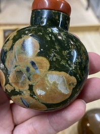 Eight Chinese agate, hardstone and quartz snuff bottles, 19/20th C.