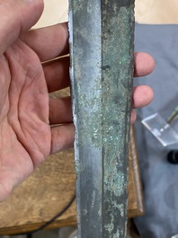 Een Chinees bronzen zwaard, Periode der Strijdende Staten, 5/4e eeuw v.C.