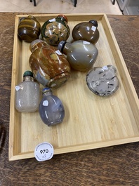 Huit tabati&egrave;res en agate, pierres dures et quartz, 19/20&egrave;me