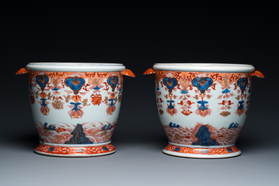 A pair of rare Chinese Imari-style wine bottle coolers, Qianlong