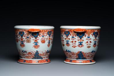 A pair of rare Chinese Imari-style wine bottle coolers, Qianlong