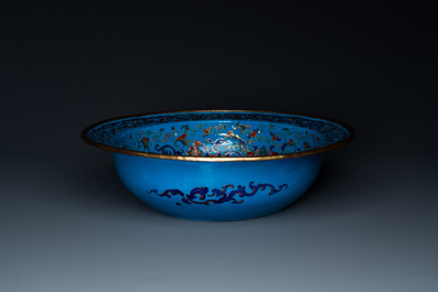 Bassin en &eacute;maux de Canton en imitation d'&eacute;maux cloisonn&eacute;s, Chine, marque et &eacute;poque de Qianlong