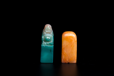 A Chinese white jade hairpin and two jade seal stamps, Qing