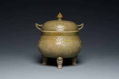 A rare Chinese monochrome teadust-glazed food vessel and cover, 'dui 敦', Hua Ting Shi Zhi 華亭氏製 mark, late 19th C.