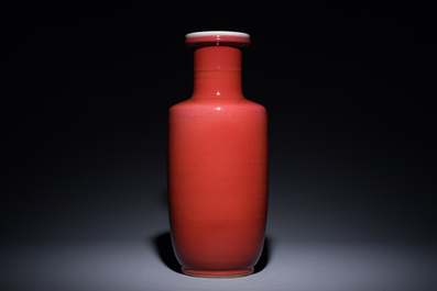 A Chinese monochrome copper-red rouleau vase, 18/19th C.