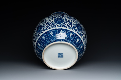 Een Chinese blauw-witte 'hu' vaas met lotusslingers, Qianlong merk, 19e eeuw