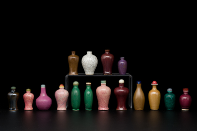 Sixteen Chinese polychrome porcelain snuff bottles and miniature vases, 18/20th C.