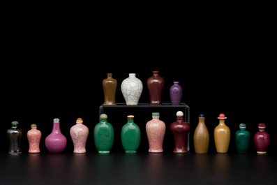 Sixteen Chinese polychrome porcelain snuff bottles and miniature vases, 18/20th C.