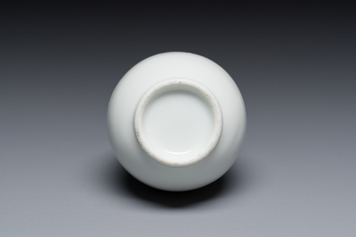 A small Chinese Dehua blanc de Chine elephant-handled 'hu' vase, 18th C.