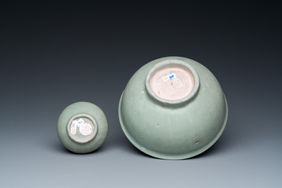 Vase de forme bouteille et deux bols en porcelaine de Chine en c&eacute;ladon, Yuan/Ming