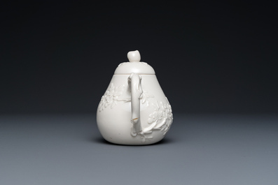 A Chinese white-glazed teapot, inscribed Yi Gong 逸公, 18/19th C.