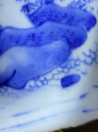 Verseuse &agrave; vin en porcelaine de Chine en bleu et blanc &agrave; d&eacute;cor de qilins, &eacute;poque Transition