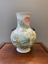A Chinese qianjiang cai 'hu' vase with antiquities, signed Xu Pinheng 許品衡, Tongzhi mark, 19/20th C.