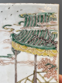 Deux plaques de forme rectangulaire en porcelaine de Chine famille verte, Kangxi