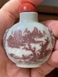 Quatre tabati&egrave;res en porcelaine de Chine en bleu, blanc et rouge de cuivre, 19/20&egrave;me