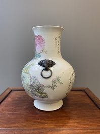 A Chinese qianjiang cai 'hu' vase with antiquities, signed Xu Pinheng 許品衡, Tongzhi mark, 19/20th C.