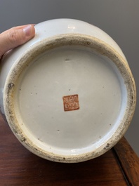 A Chinese qianjiang cai 'hu' vase with antiquities, signed Xu Pinheng 許品衡, Tongzhi mark, 19/20th C.