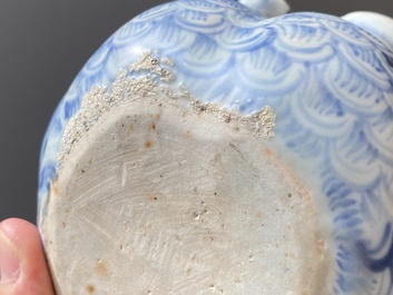 Compte-gouttes en forme de canards jumeaux en porcelaine de Chine en bleu et blanc, Ming