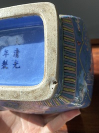 Een Chinese 'fanghu' vaas met ge&euml;mailleerd famille rose decor op blauwe fondkleur, Guangxu merk en periode