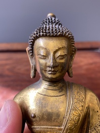 Bouddha de M&eacute;decine ou Bhaishajyaguru en bronze dor&eacute;, Sino-Tibet, 16&egrave;me
