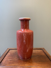 A Chinese monochrome copper-red rouleau vase, 18/19th C.