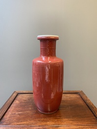 A Chinese monochrome copper-red rouleau vase, 18/19th C.