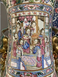 Paire de tr&egrave;s grands vases en porcelaine de Chine famille rose, 19&egrave;me