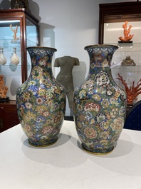 A fine pair of Chinese cloisonn&eacute; 'millefleurs' vases, workshop mark of De Cheng, Beijing, 2nd half 19th C.