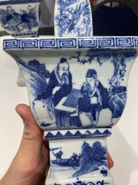 Grande garniture d'autel en porcelaine de Chine en bleu et blanc, 19&egrave;me