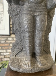Figure de Lakshmi en pierre sculpt&eacute;e, Inde, 13/15&egrave;me