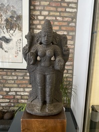 Figure de Lakshmi en pierre sculpt&eacute;e, Inde, 13/15&egrave;me