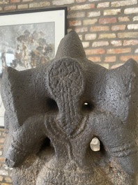 Figure de Lakshmi en pierre sculpt&eacute;e, Inde, 13/15&egrave;me