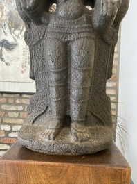 Figure de Lakshmi en pierre sculpt&eacute;e, Inde, 13/15&egrave;me